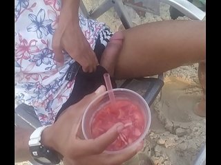 Realizei uma fantasia chupei um cara de na praia de Ipanema