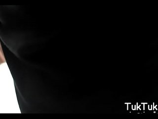 Hawt cocksmoker gives a blow